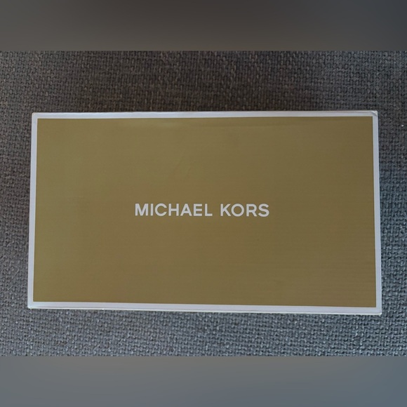 Michael Kors Flat Logo Sandals Vanilla Leather Trim 9M - Picture 4 of 13